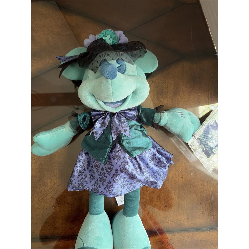 Minnie Mouse Main Attraction Haunted Mansion Plush 10/12 2020 w/ Tags - Picture 7 of 16